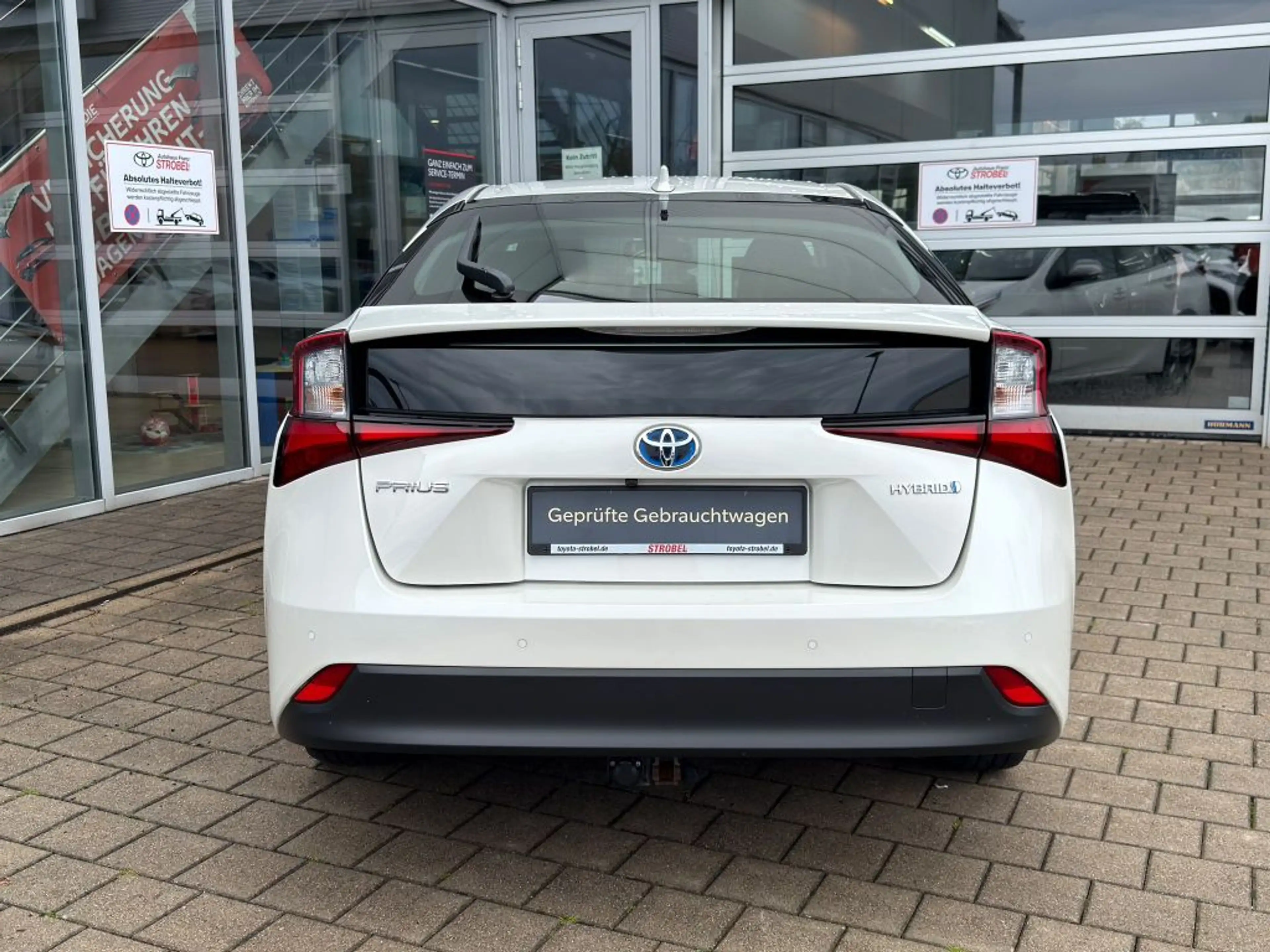 Toyota Prius Hybrid Comfort — photo 4