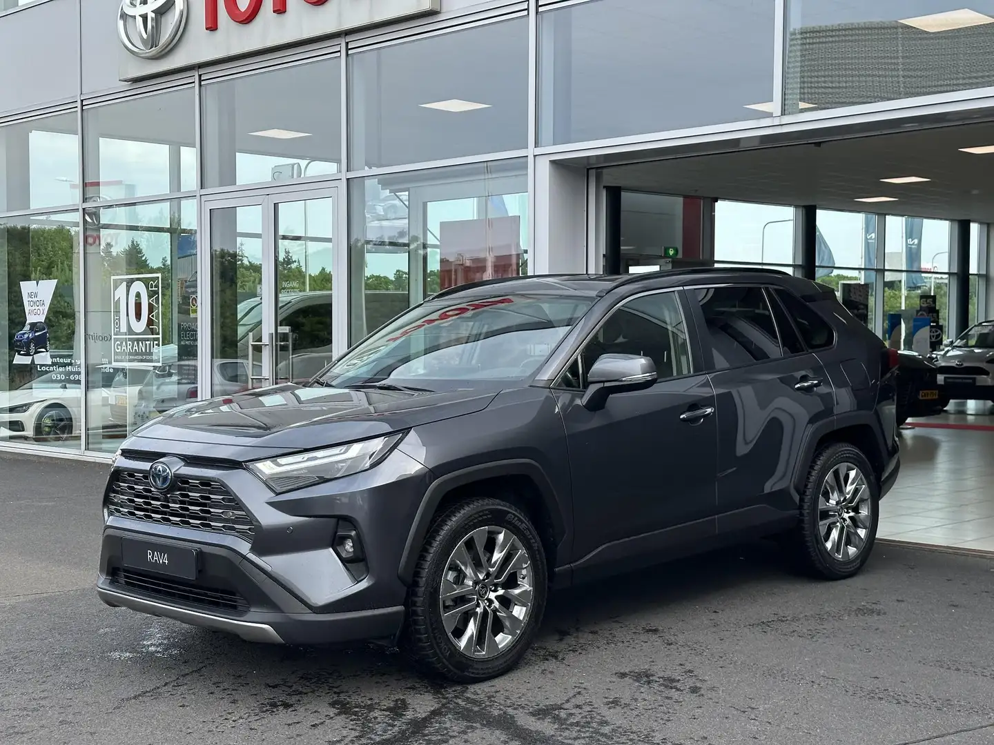 Toyota RAV 4 2.5 Hybrid AWD Executive Blind Spot | 19 inch LM v Grijs - 2