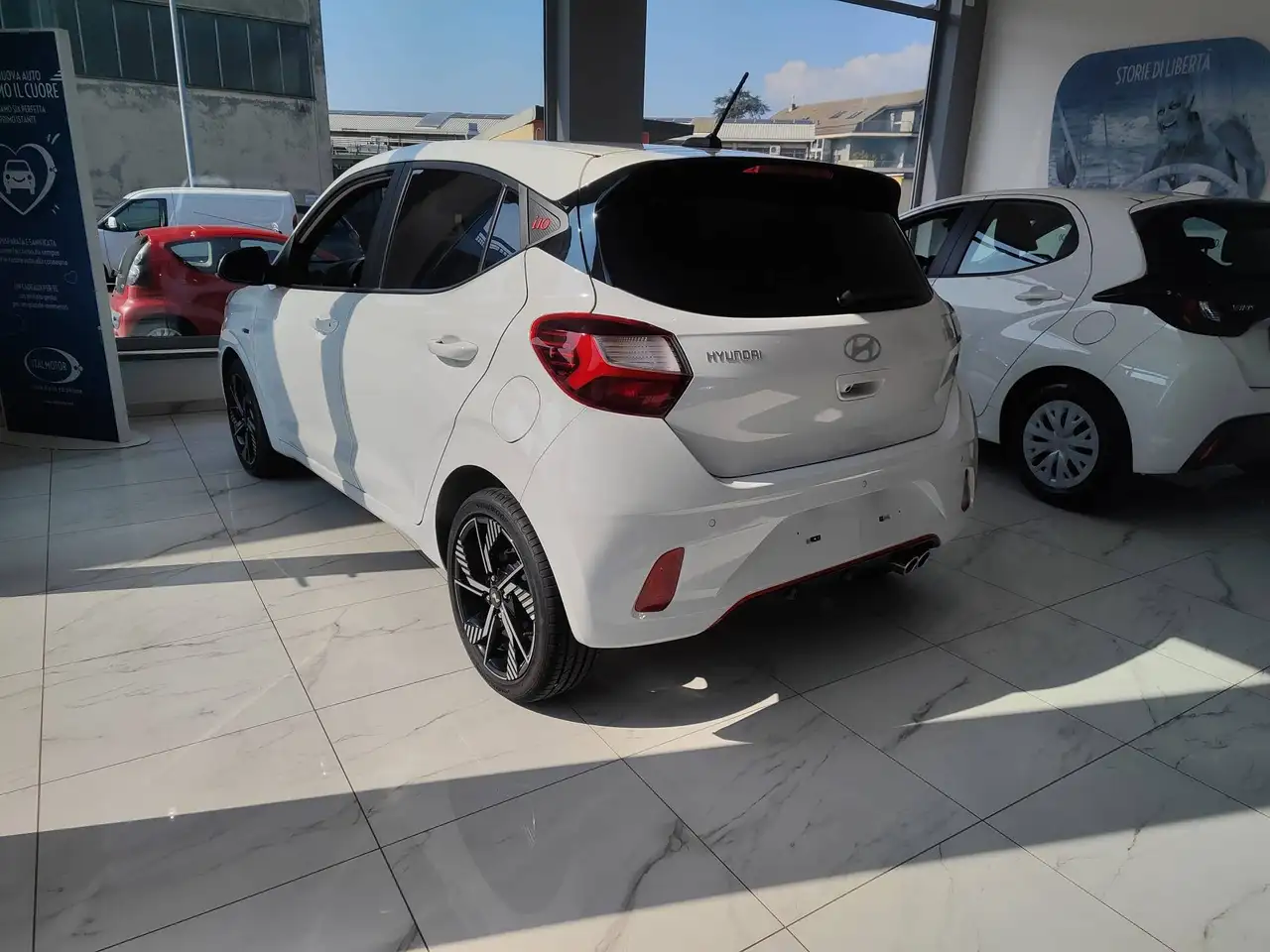 Hyundai i10 1.2 TGDI N Line, миниатюра 3