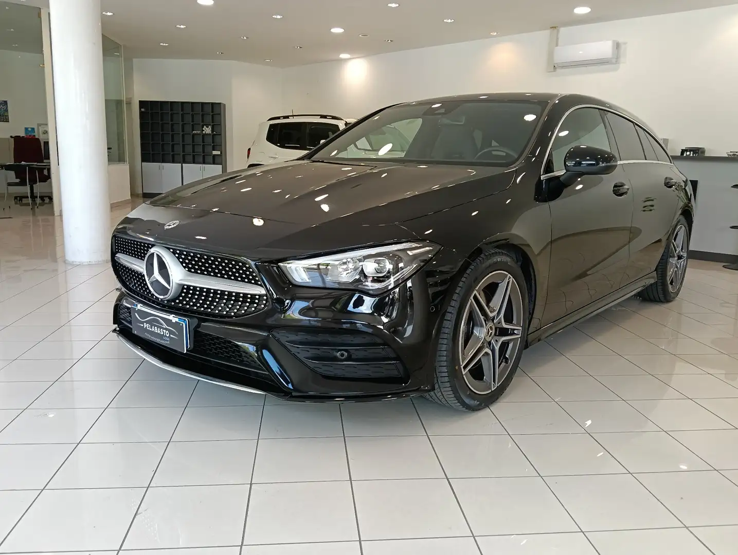 Mercedes-Benz CLA 200 CLA Shooting Brake 200 d Premium auto Nero - 1