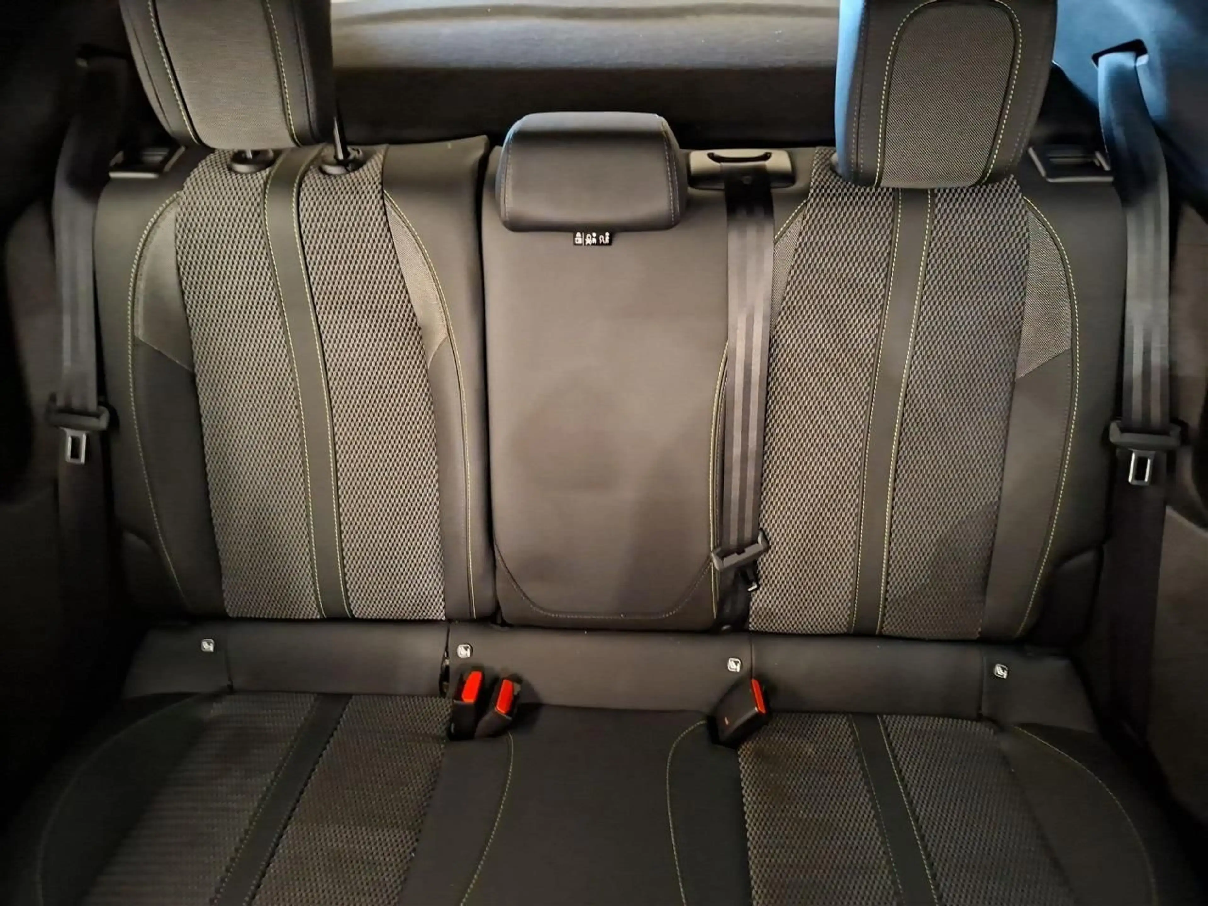 Peugeot 2008 GT HYBRID 145 e-DSC6 ACC+LED+Navi+Kam.+PDC — photo 10