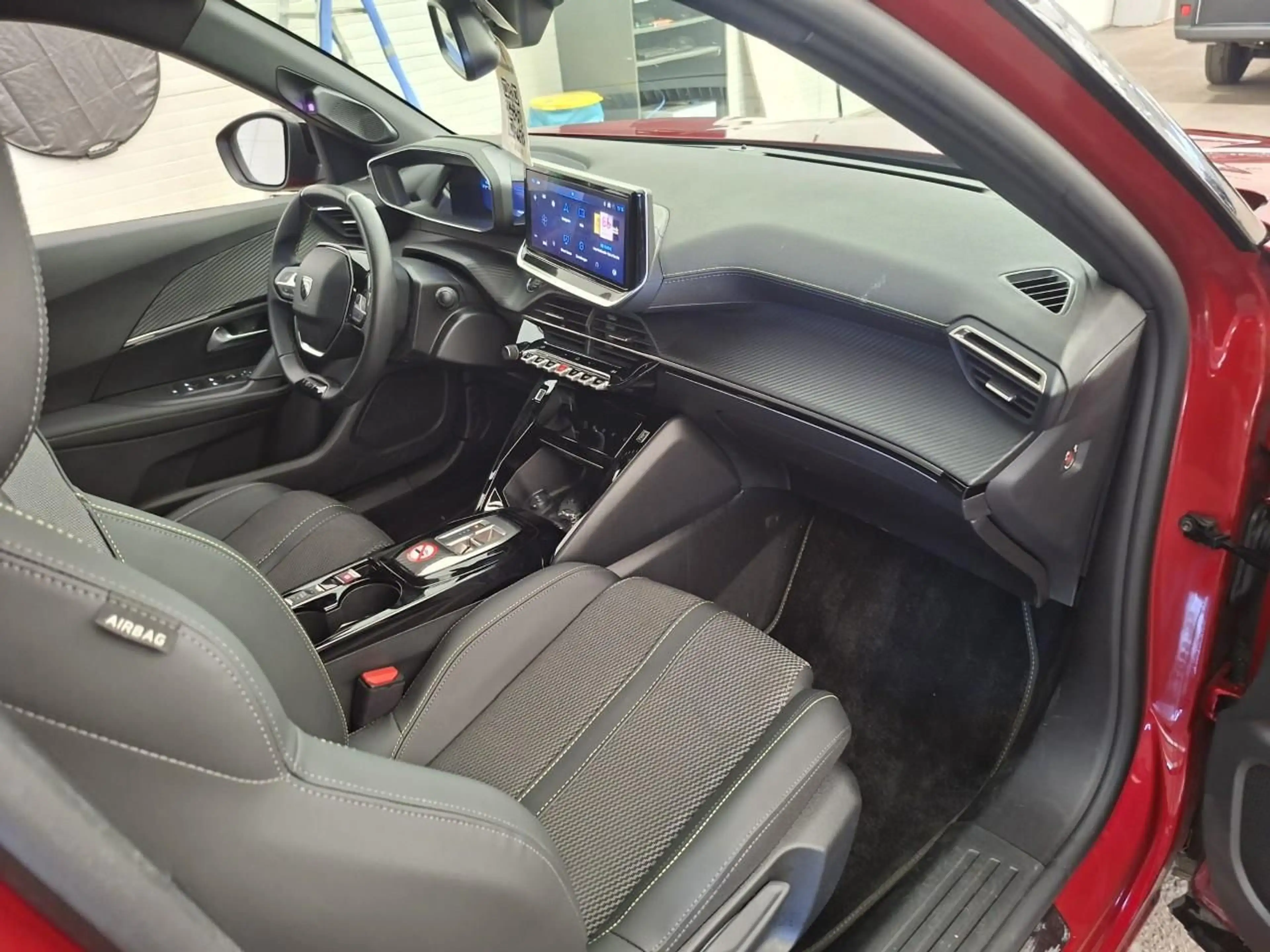 Peugeot 2008 GT HYBRID 145 e-DSC6 ACC+LED+Navi+Kam.+PDC — photo 3