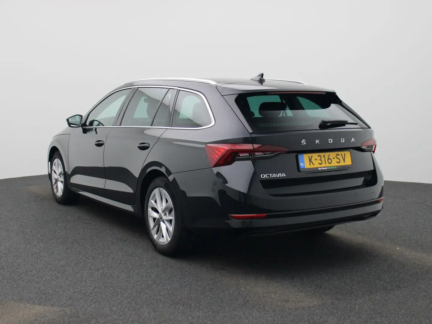 Skoda Octavia Combi 1.0 TSI Business Edition Plus | Apple Carpla Zwart - 2