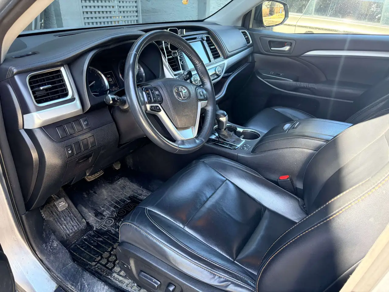 Toyota Highlander photo Toyota Highlander