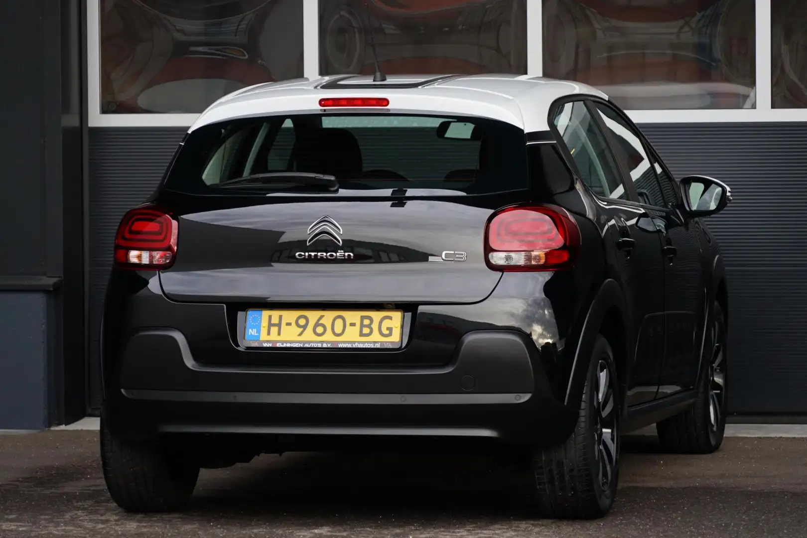 Citroen C3 1.2 PureTech S&S Origins, NL, CarPlay, clima, cam. Zwart - 2