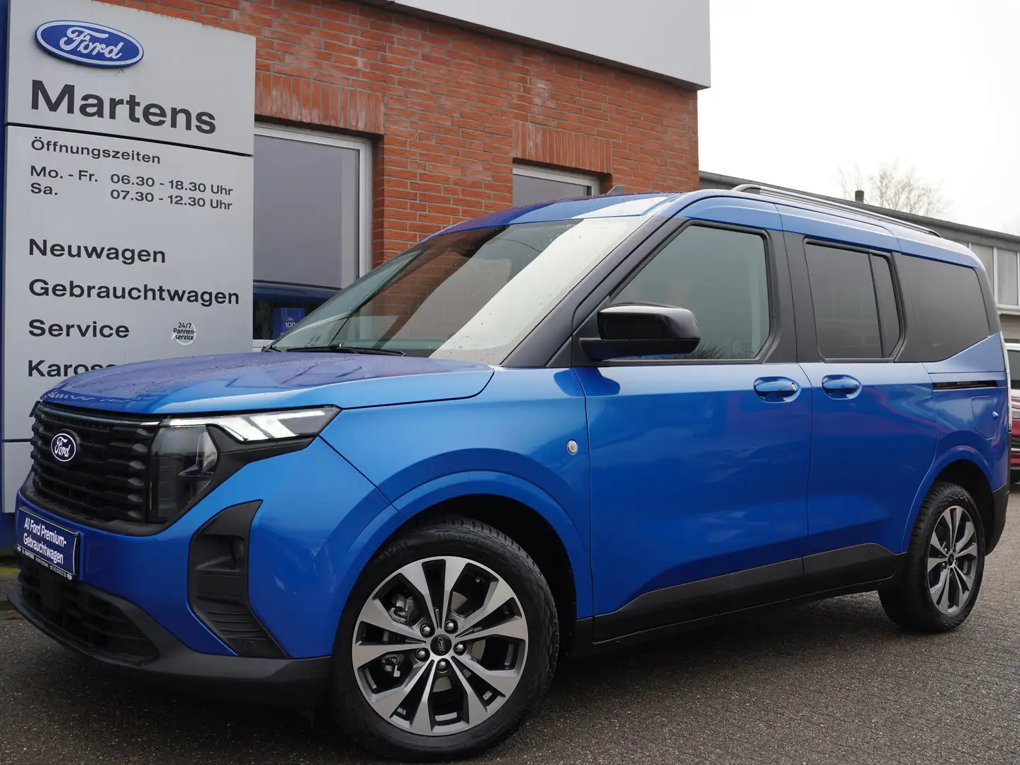 Ford Tourneo Courier Titanium 1,0 125PS Automatik | Blau - 1