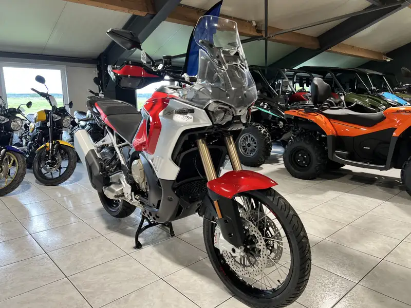 MV Agusta Enduro Veloce 950 - foto 7