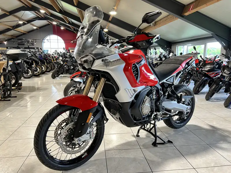 MV Agusta Enduro Veloce 950 - foto 2