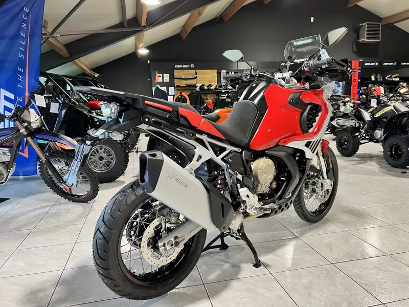 MV Agusta Enduro Veloce 950 - foto 3