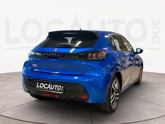 Peugeot 208 view 4