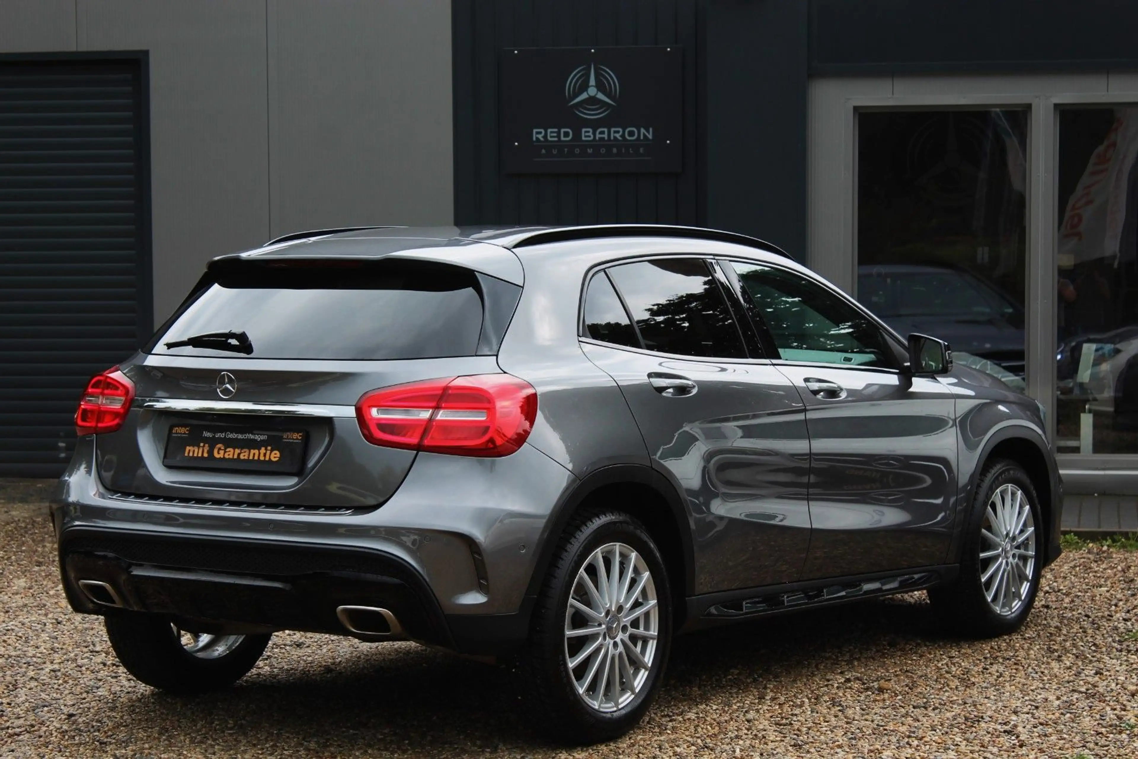 Mercedes-Benz GLA 200 AMG Line 7-G LEDER LED PDC NAVI  SPORTSI — photo 5