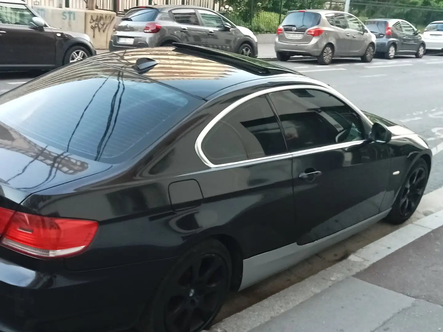 BMW 320 Noir - 2