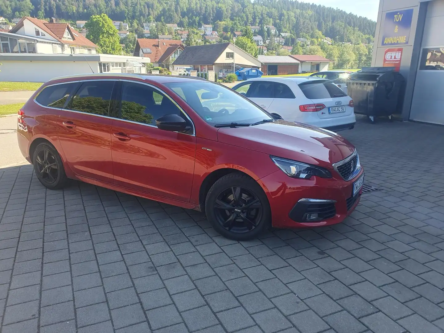 Peugeot 308 Allure Rojo - 2