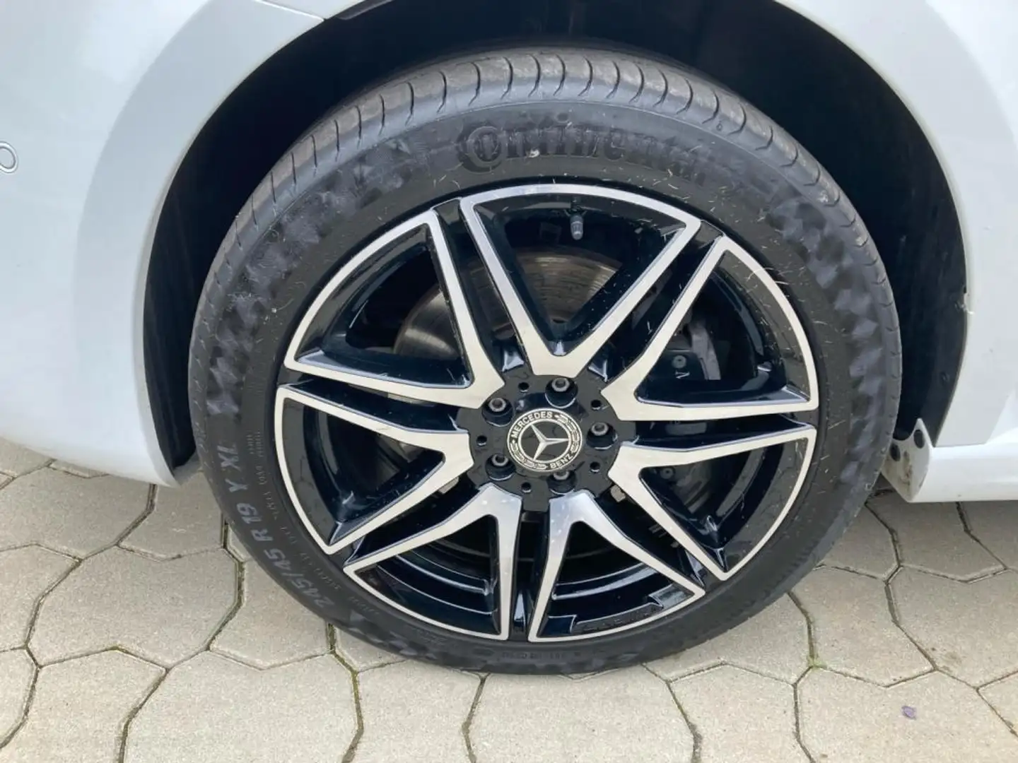 Mercedes-Benz V 220 d EDIT Lang AMG/Night-P./Panoramadach/LED Weiß - 2