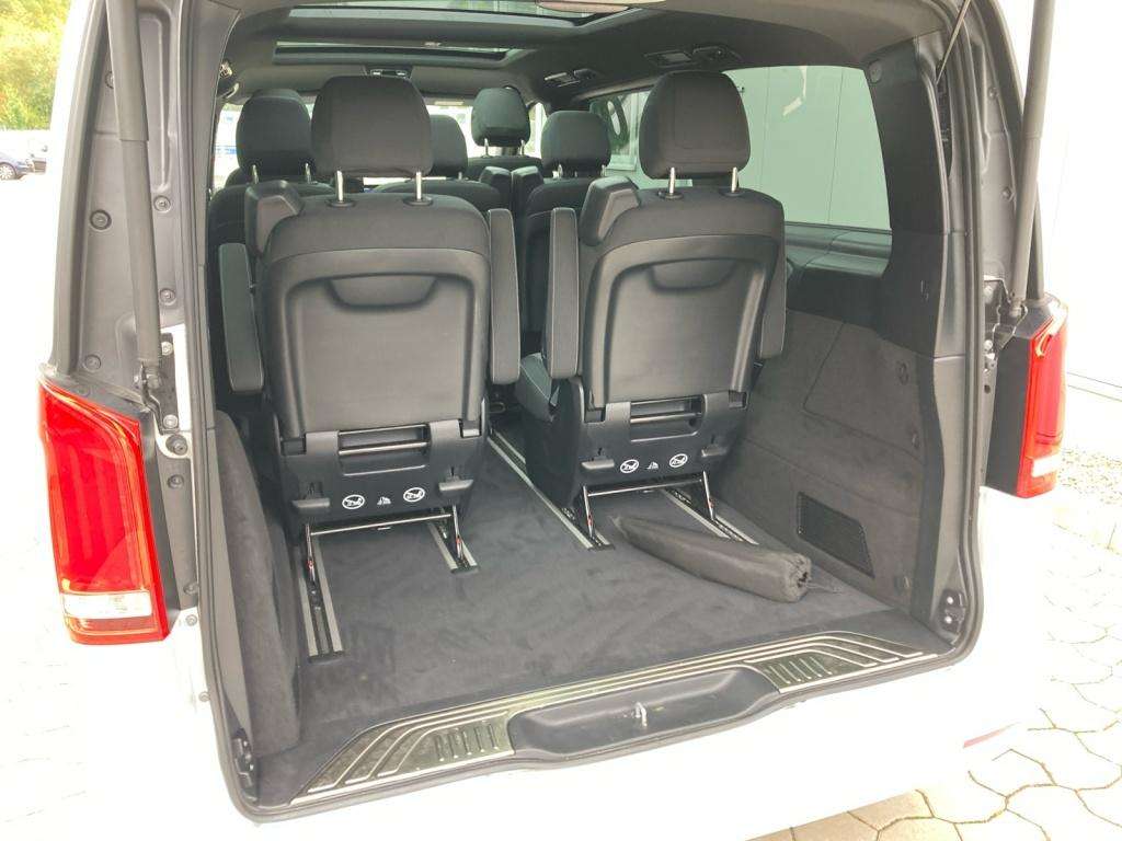 Mercedes-Benz V 220