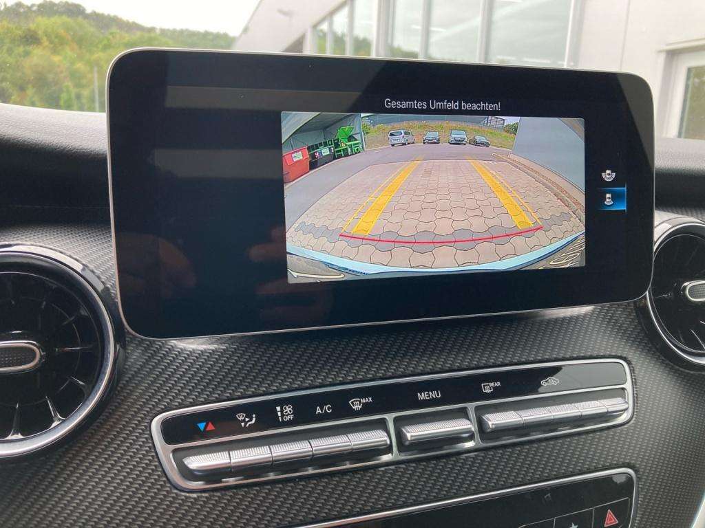 Mercedes-Benz V 220
