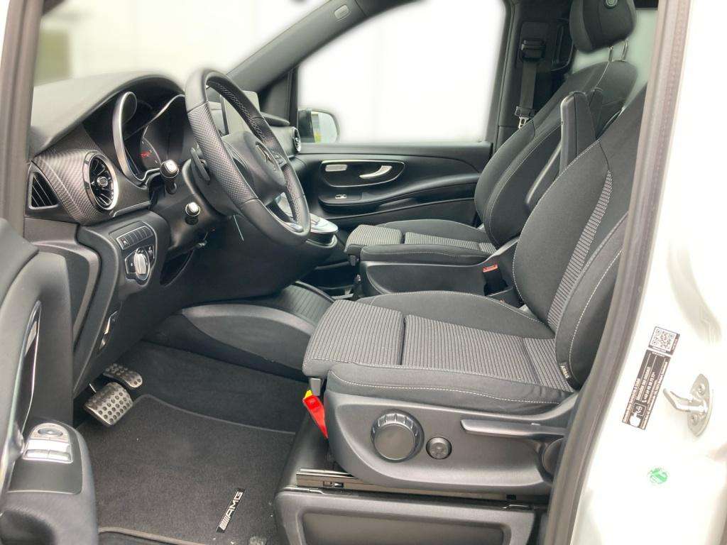Mercedes-Benz V 220