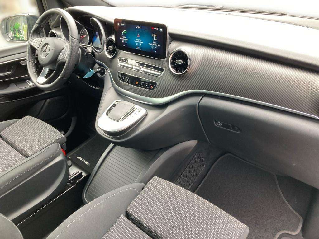 Mercedes-Benz V 220