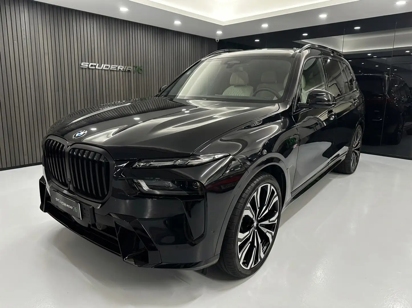BMW X7 xdrive 40d auto 7p. ti Zwart - 1