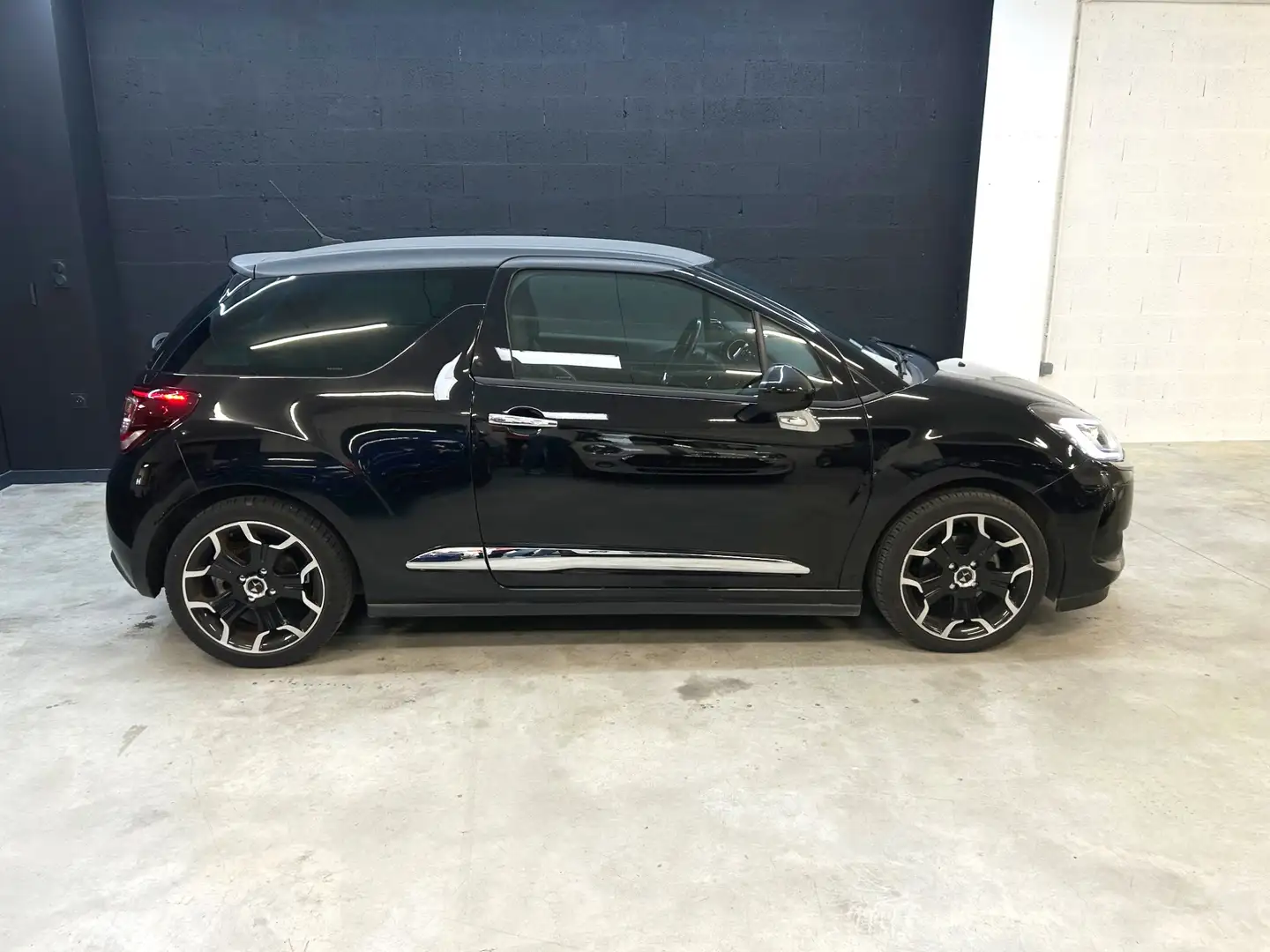 DS Automobiles DS 3 1.2 130ch Série Spéciale BLACK LEZARD - CARPLAY /  - 2