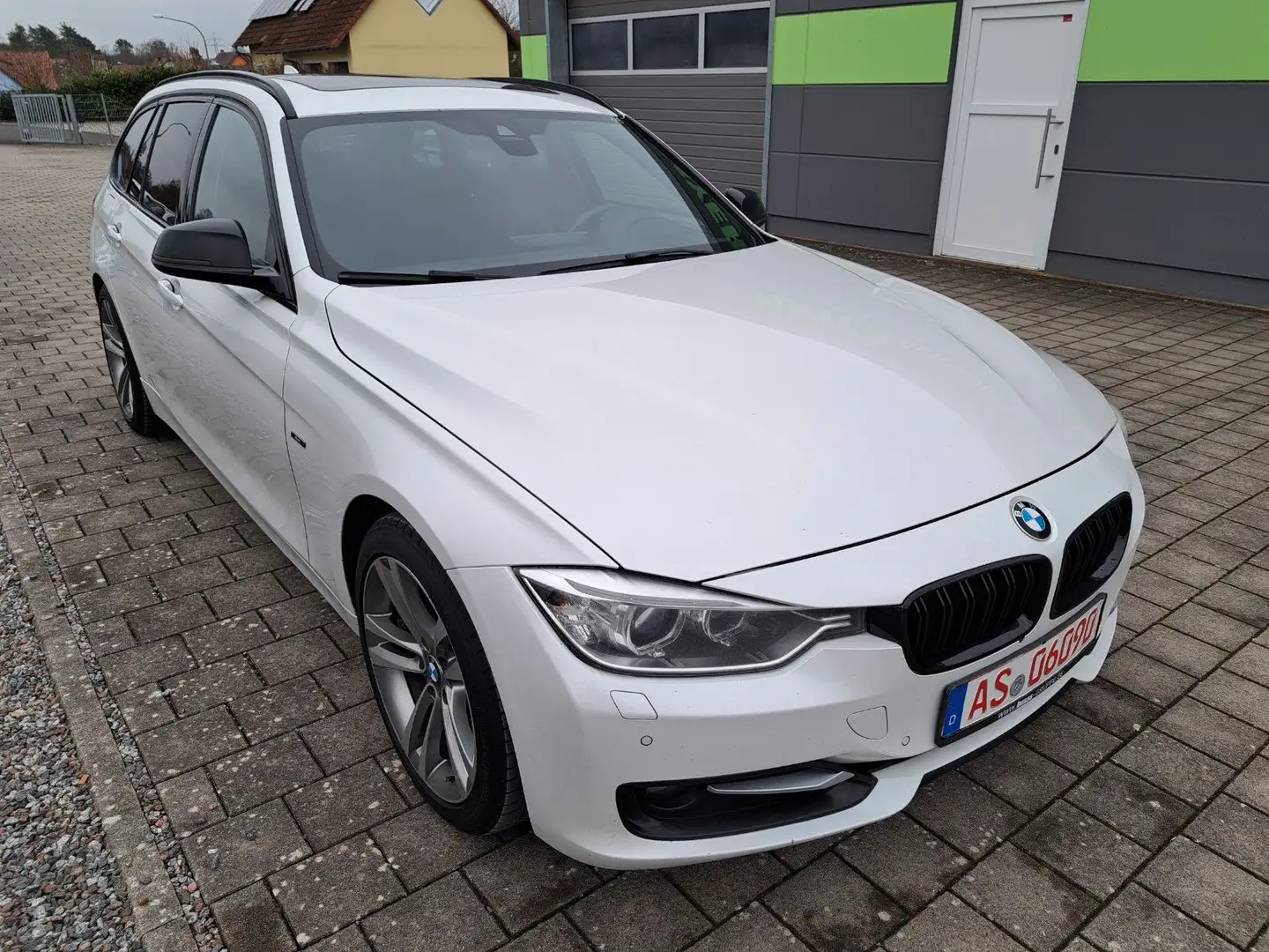 BMW 330 3 Touring 330d Sport "Navi-Leder-AHK-Panorama" Blanc - 2