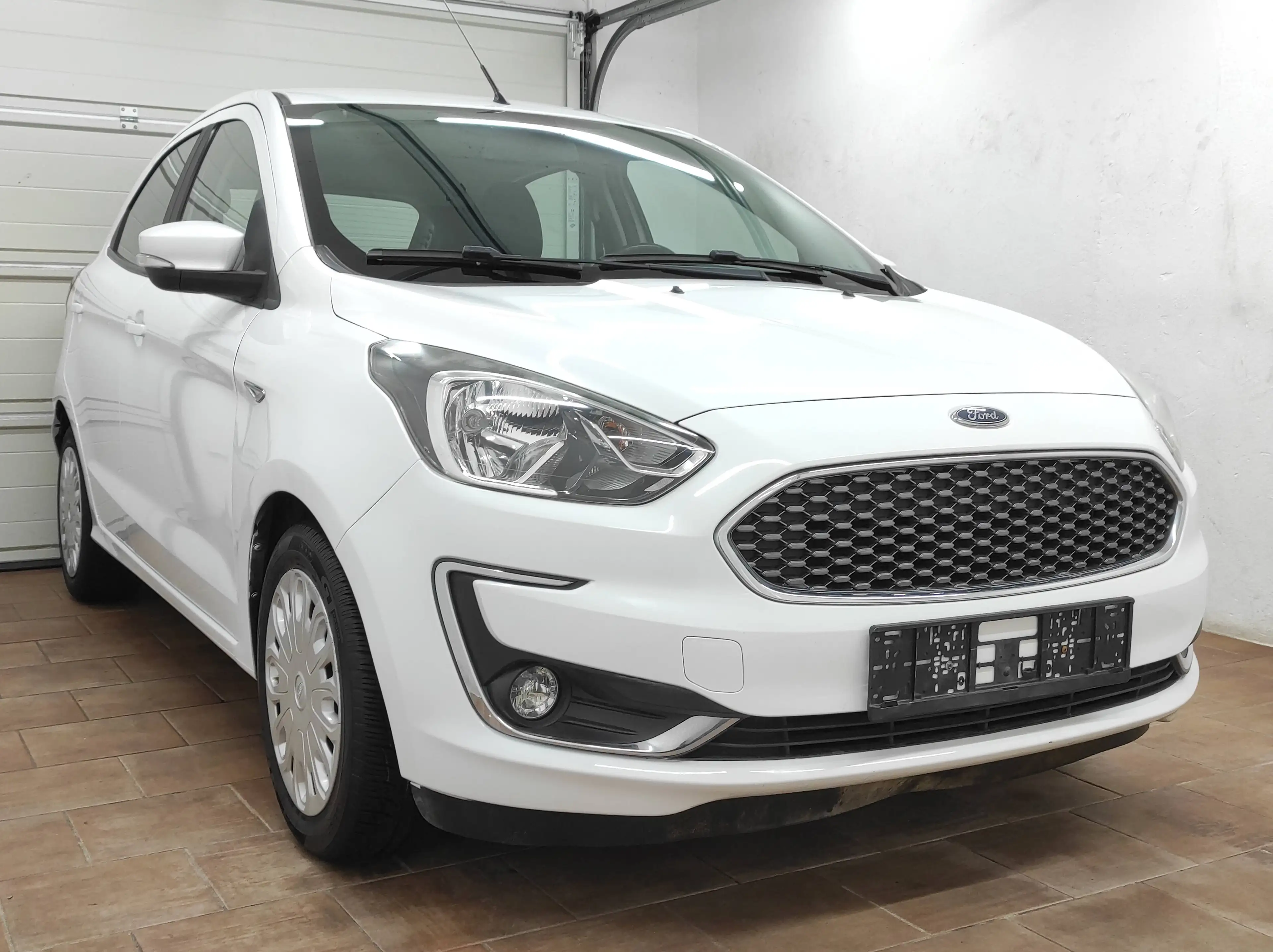 Ford Ka/Ka+ 1.2 EURO-6 KLIMA 1-HAND SERVO USB ALLWETTER ABS — photo 4