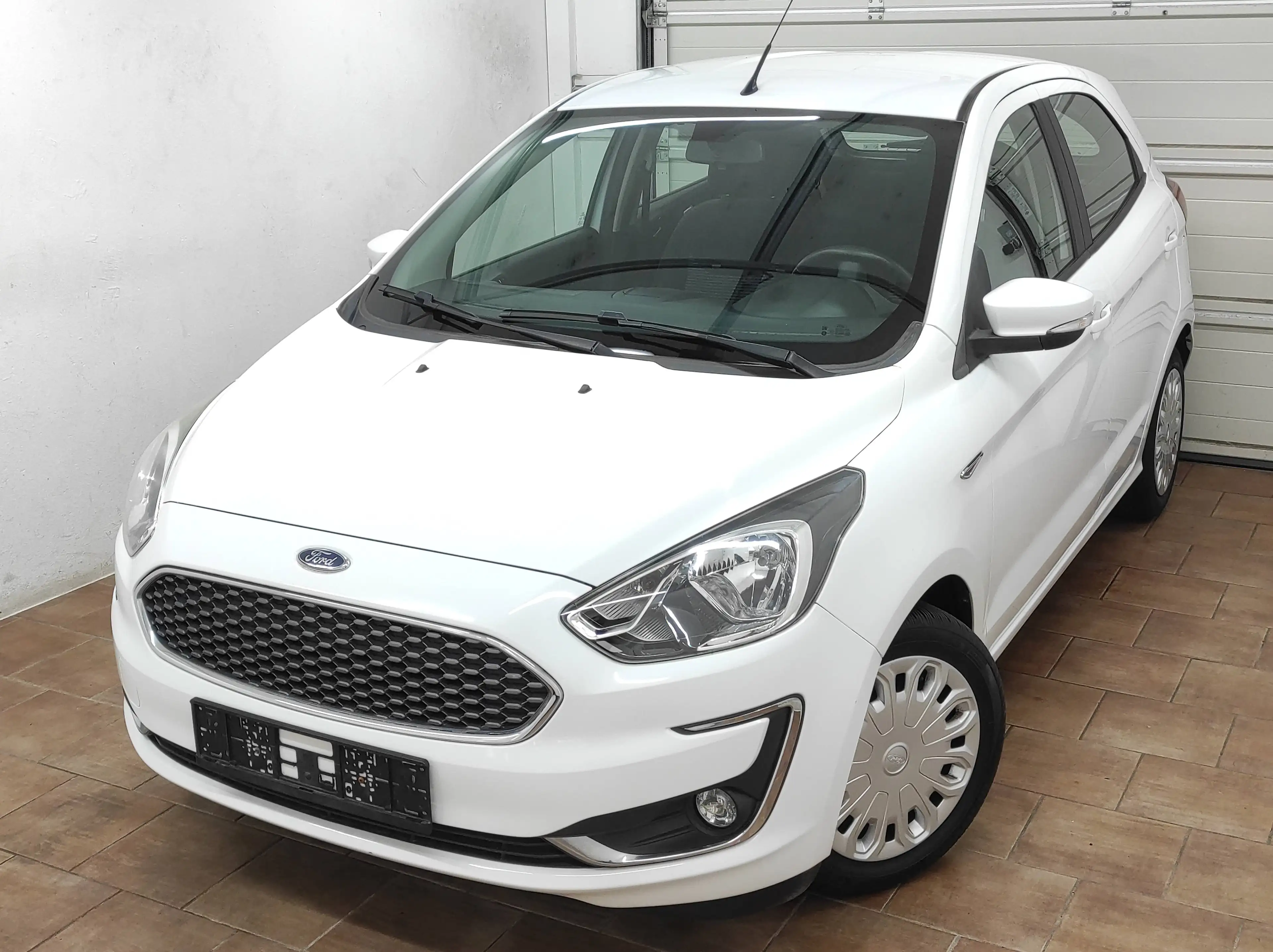 Ford Ka/Ka+ 1.2 EURO-6 KLIMA 1-HAND SERVO USB ALLWETTER ABS — photo 2