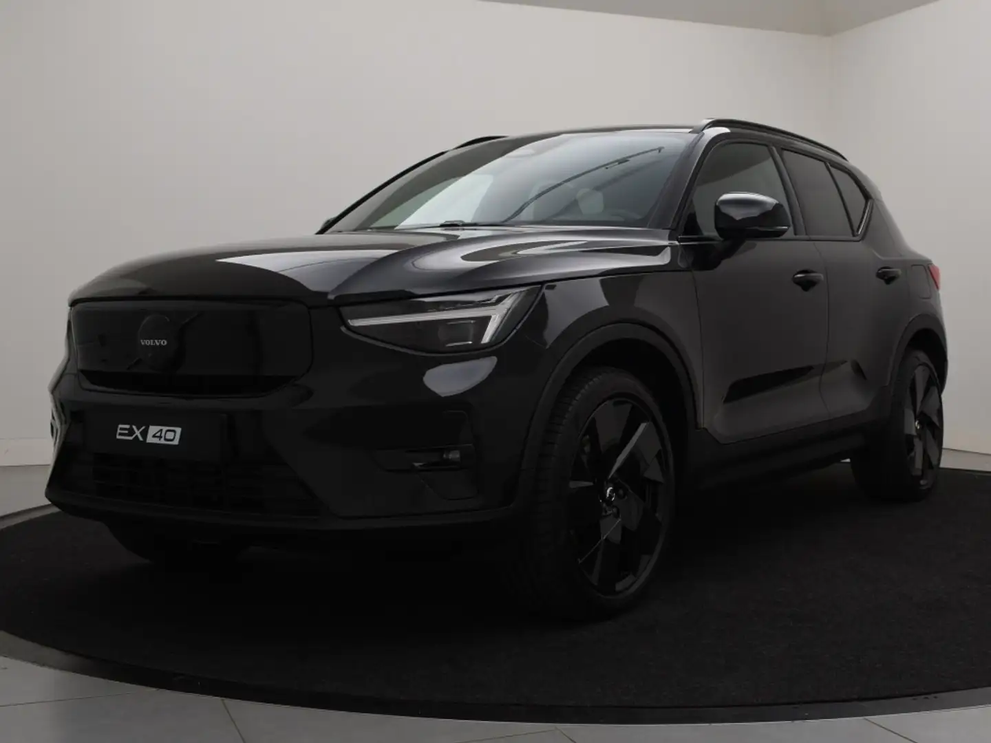 Volvo XC40 EXTENDED RANGE ULTRA BLACK EDITION *NIEUW OP VOORR Zwart - 2