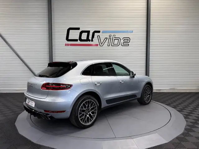 Porsche Macan view 4