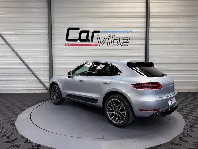 Porsche Macan view 6