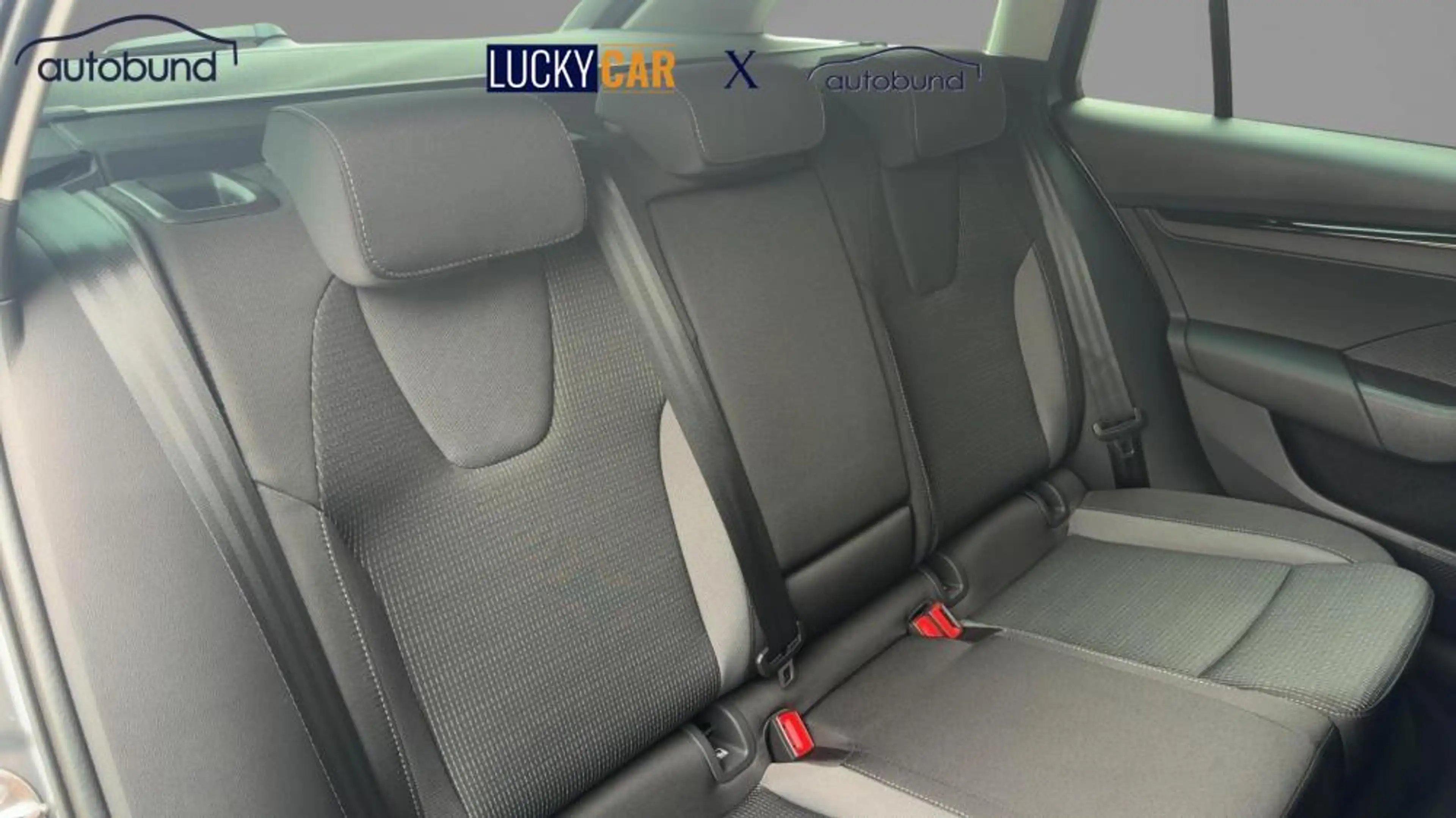 Skoda Octavia Combi SELECTION IV 2,0 TDI DSG AHK Alu KA LED L... — photo 7