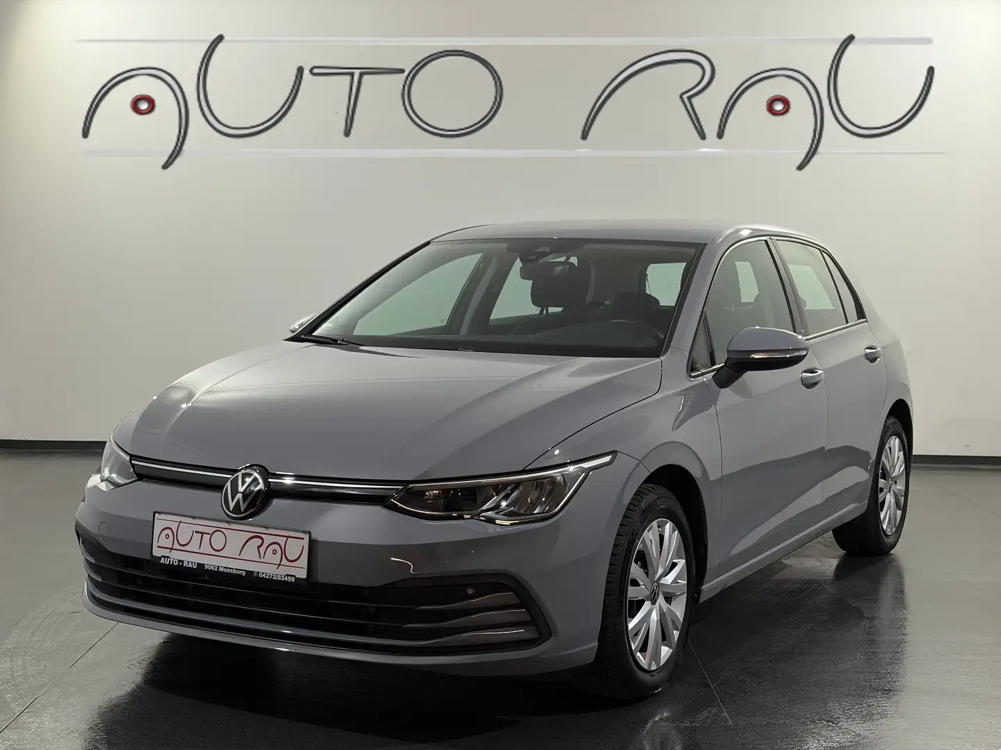 Volkswagen Golf 8 Limo. 1.5 TSI Life *LED*NAVI*PDC* Grau - 1