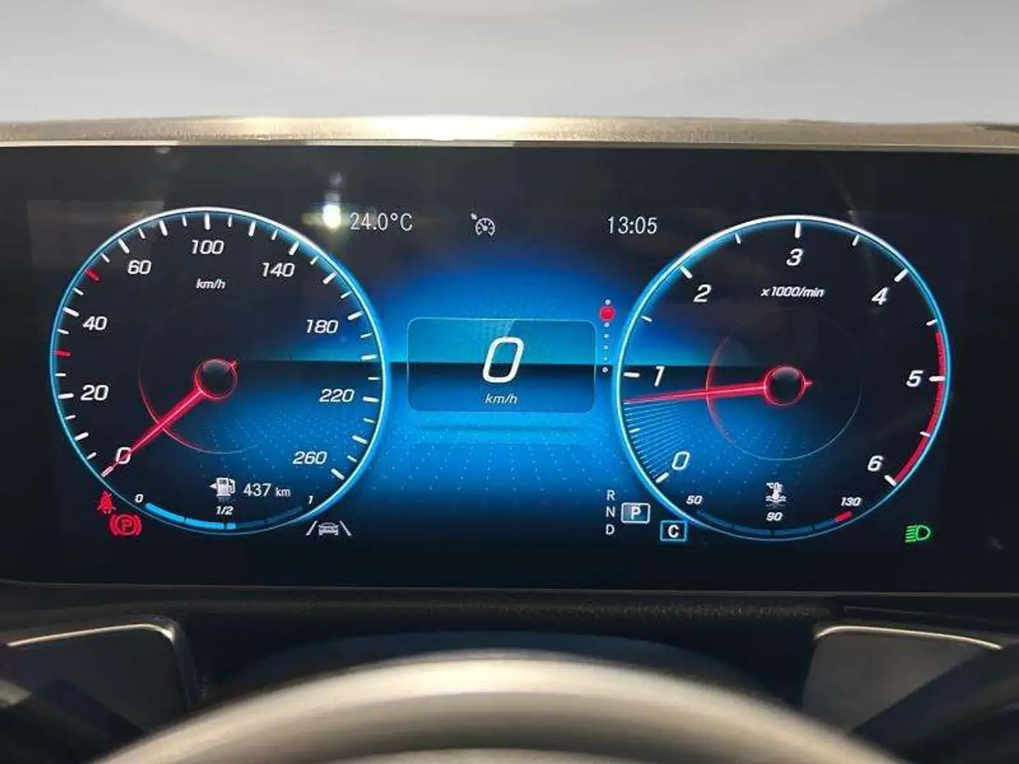 Mercedes-Benz GLB 200 4MATIC Noir - 2