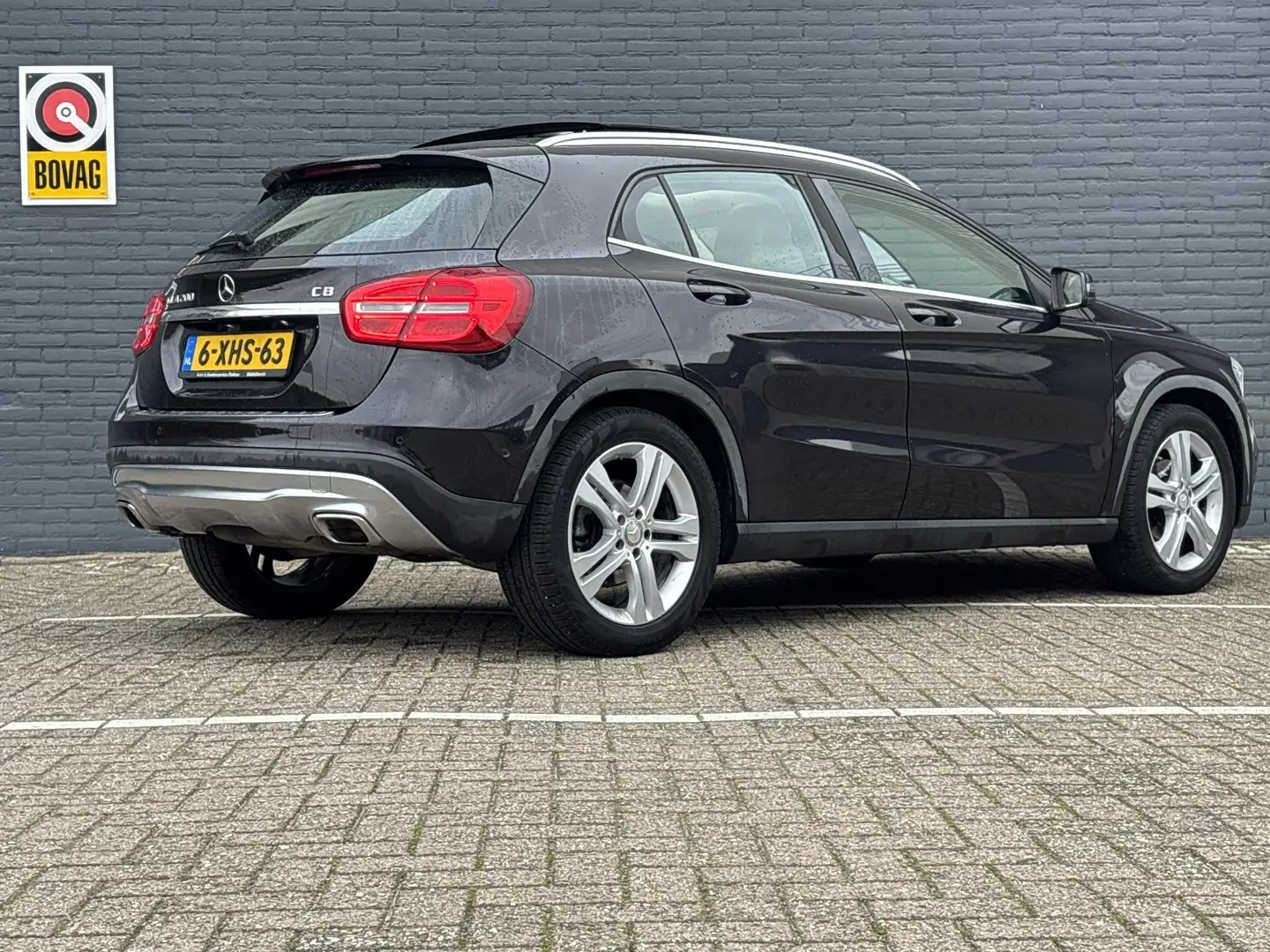 Mercedes-Benz GLA 200 Ambition | Automaat | Pano | Leder | Climate | Cru Paars - 2