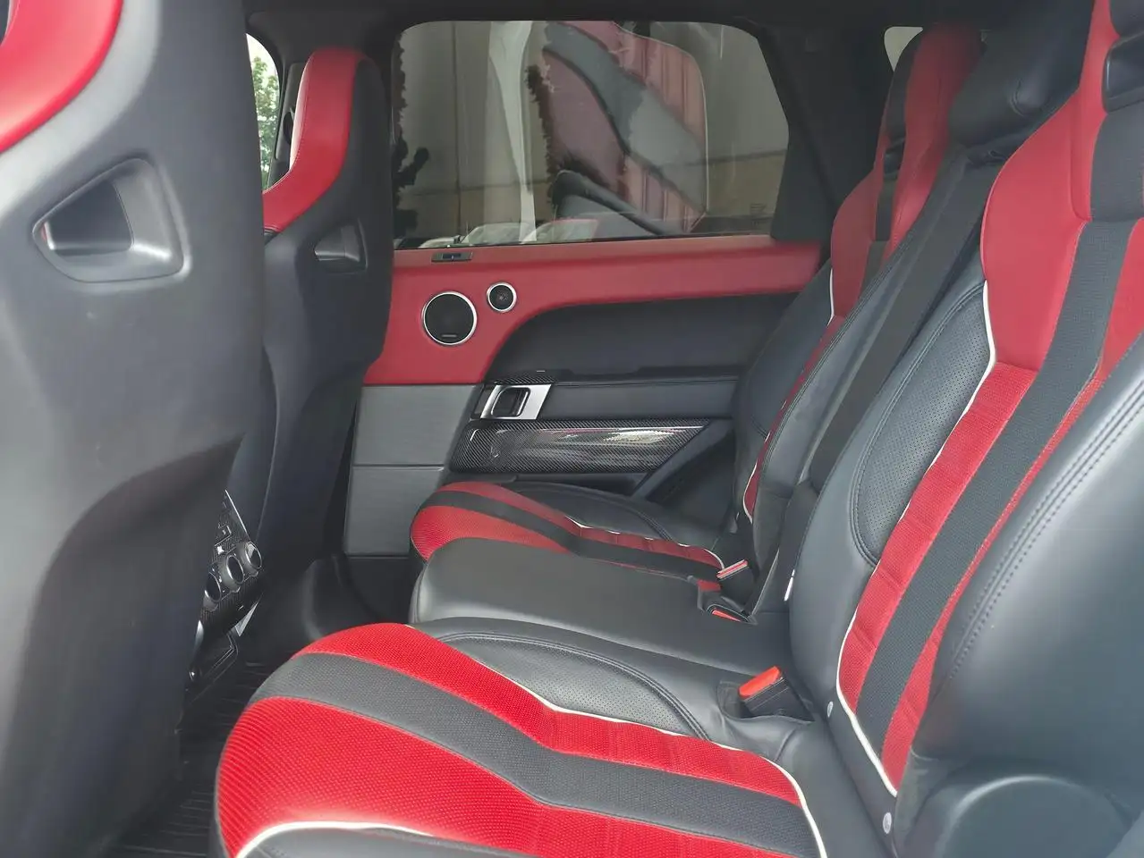 Land Rover Range Rover Sport photo Land Rover Range Rover Sport