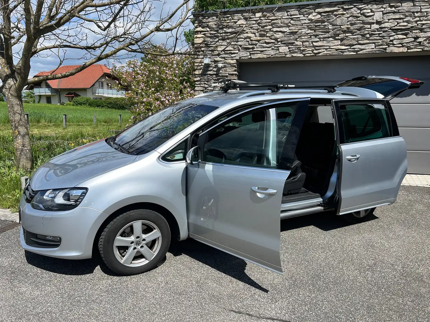 Volkswagen Sharan Sharan Highline BMT 2,0 TDI DPF DSG Highline Silber - 2