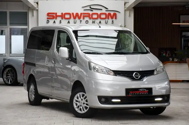 Nissan NV200 view 3