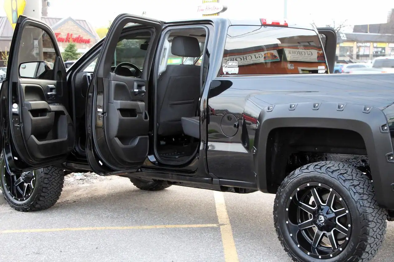 Chevrolet Silverado 1500 photo Chevrolet Silverado 1500