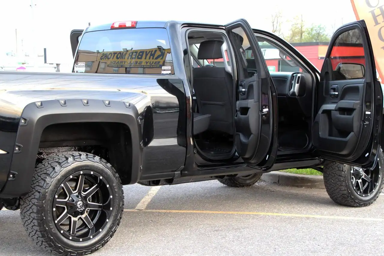 Chevrolet Silverado 1500 photo Chevrolet Silverado 1500