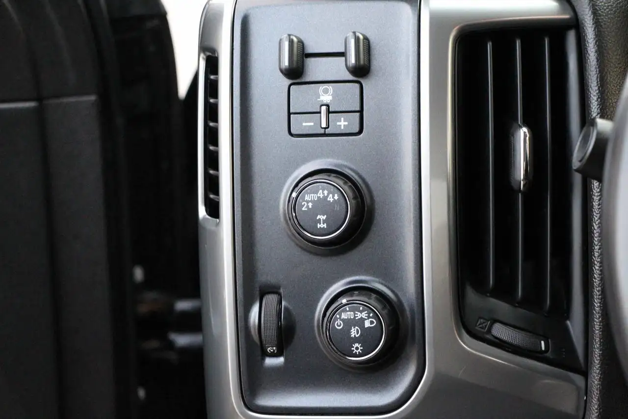 Chevrolet Silverado 1500 photo Chevrolet Silverado 1500
