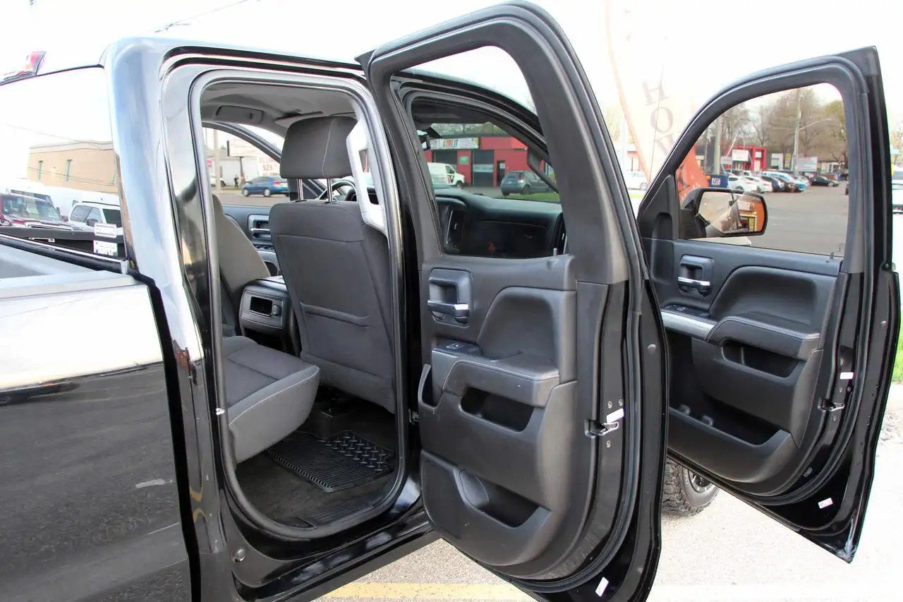 Chevrolet Silverado 1500 photo Chevrolet Silverado 1500