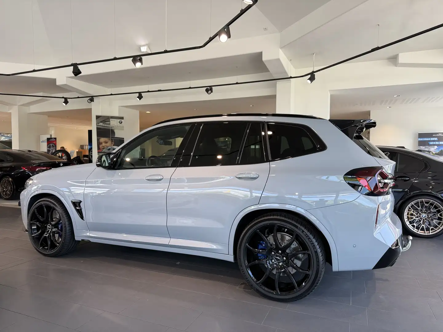 BMW X3 M Competition   M Competition Head-Up DAB Grau - 2