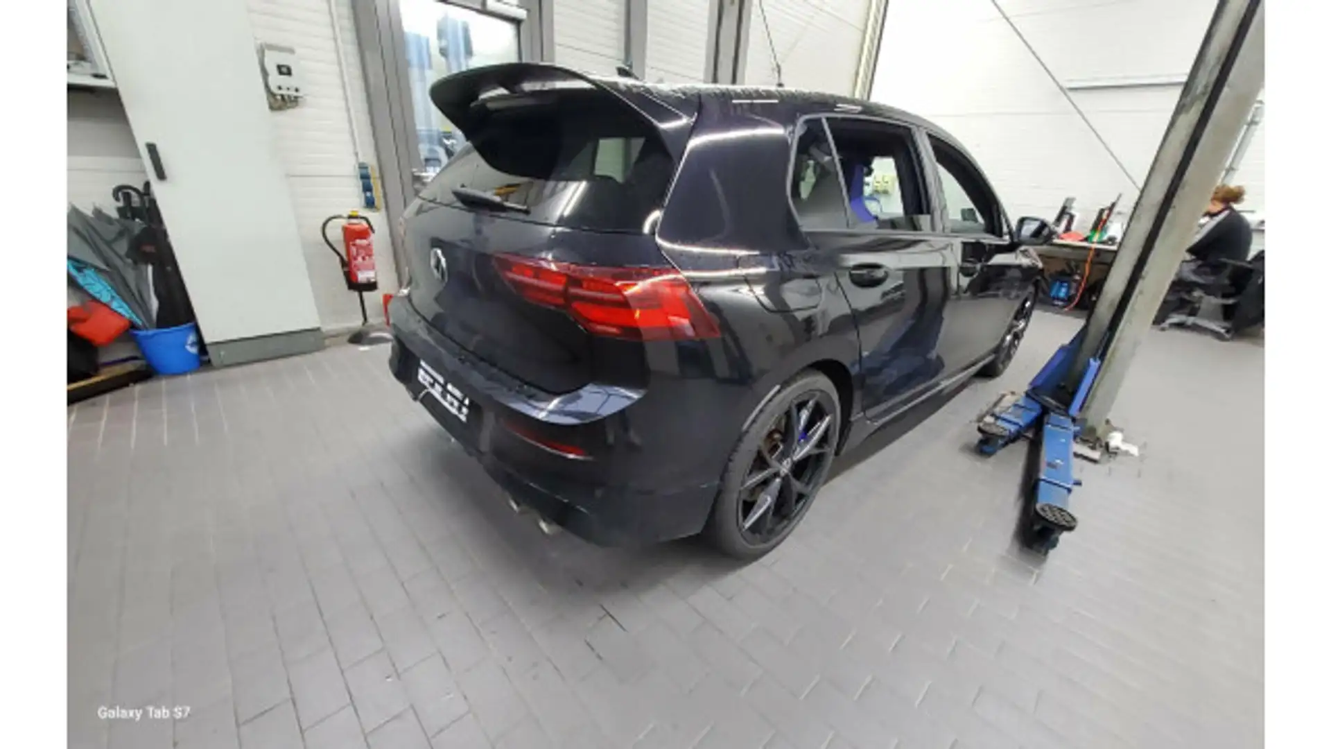 Volkswagen Golf VIII 2.0 TSI DSG 4Motion R Performance Navi Schwarz - 2