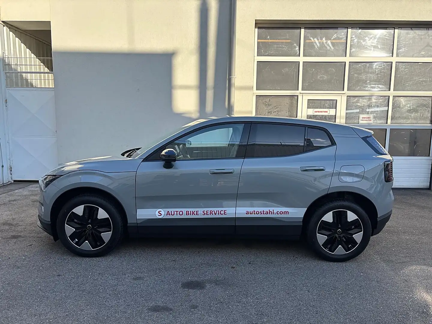 Volvo EX30 P5 Long Range Electric 69kWh Plus AUTO STAHL WI... Grau - 2