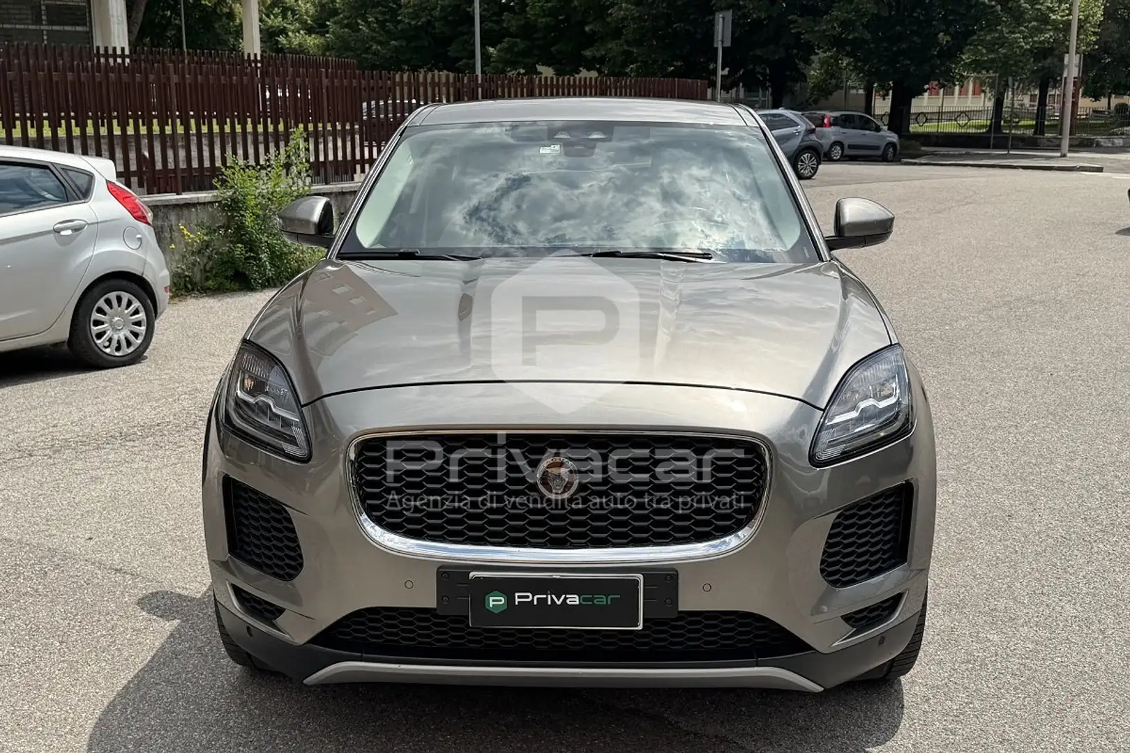 Jaguar E-Pace E-Pace 2.0 249 CV AWD aut. SE Plateado - 2
