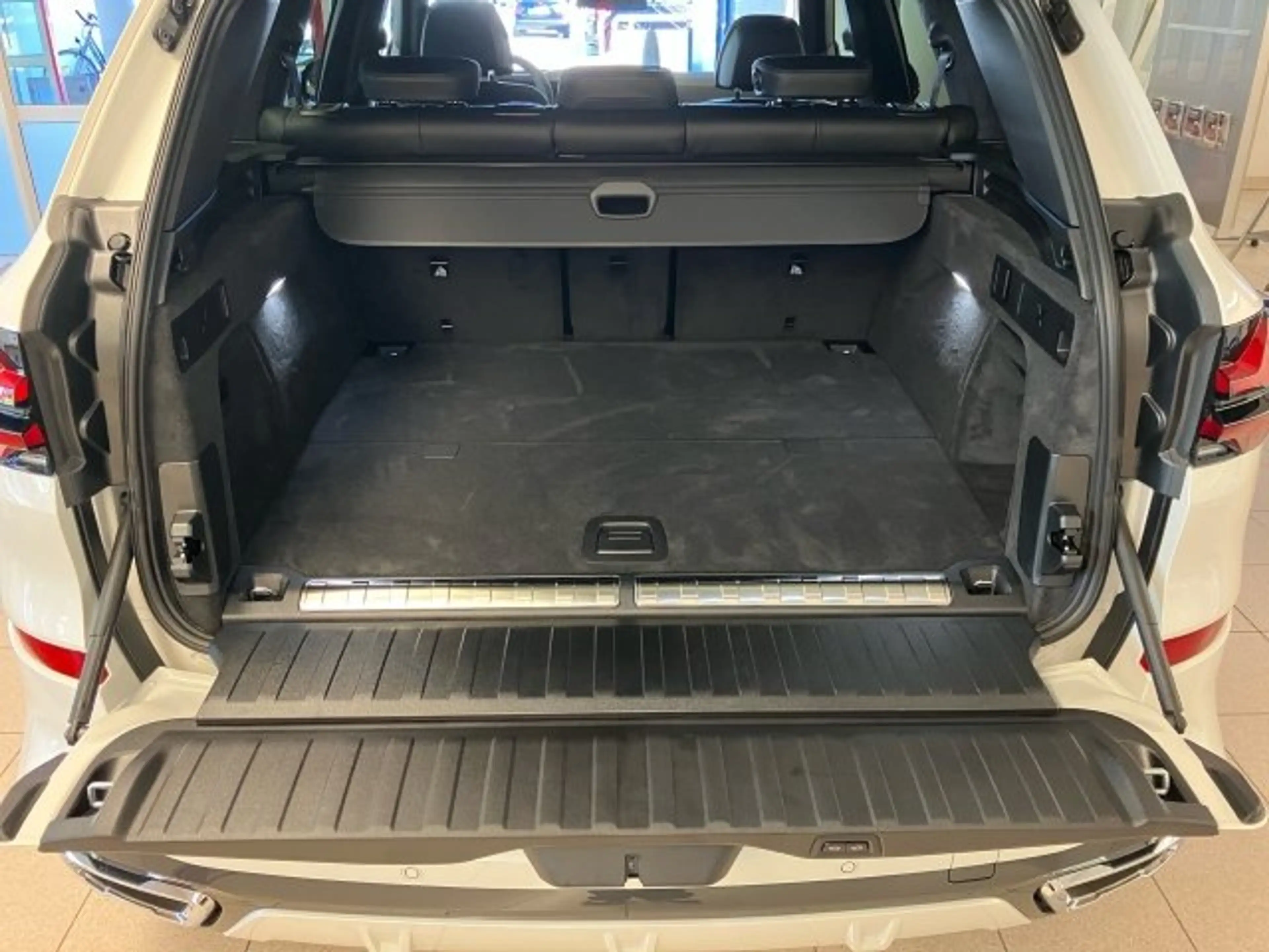 BMW X5 xDrive50e G05 XB1 — photo 10