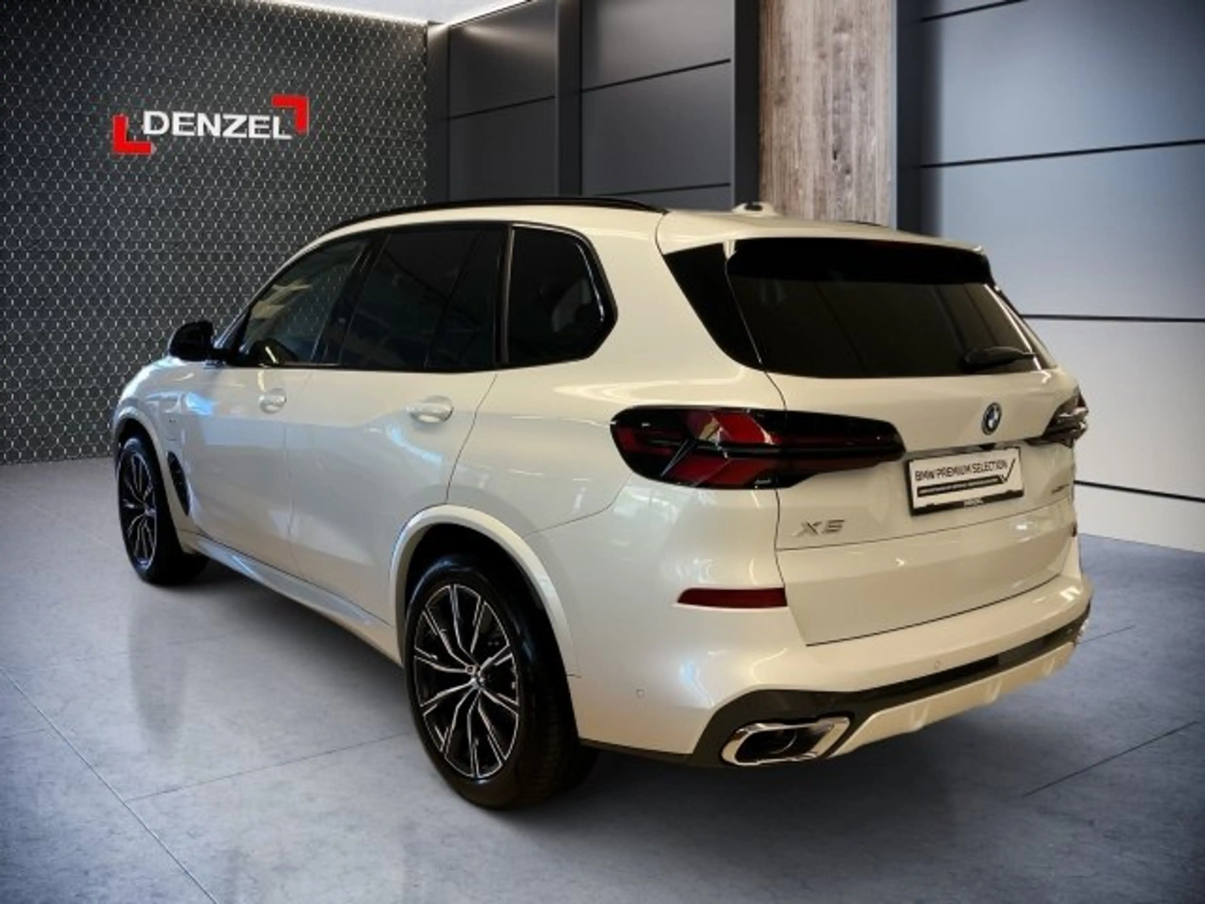 BMW X5 xDrive50e G05 XB1 — photo 3