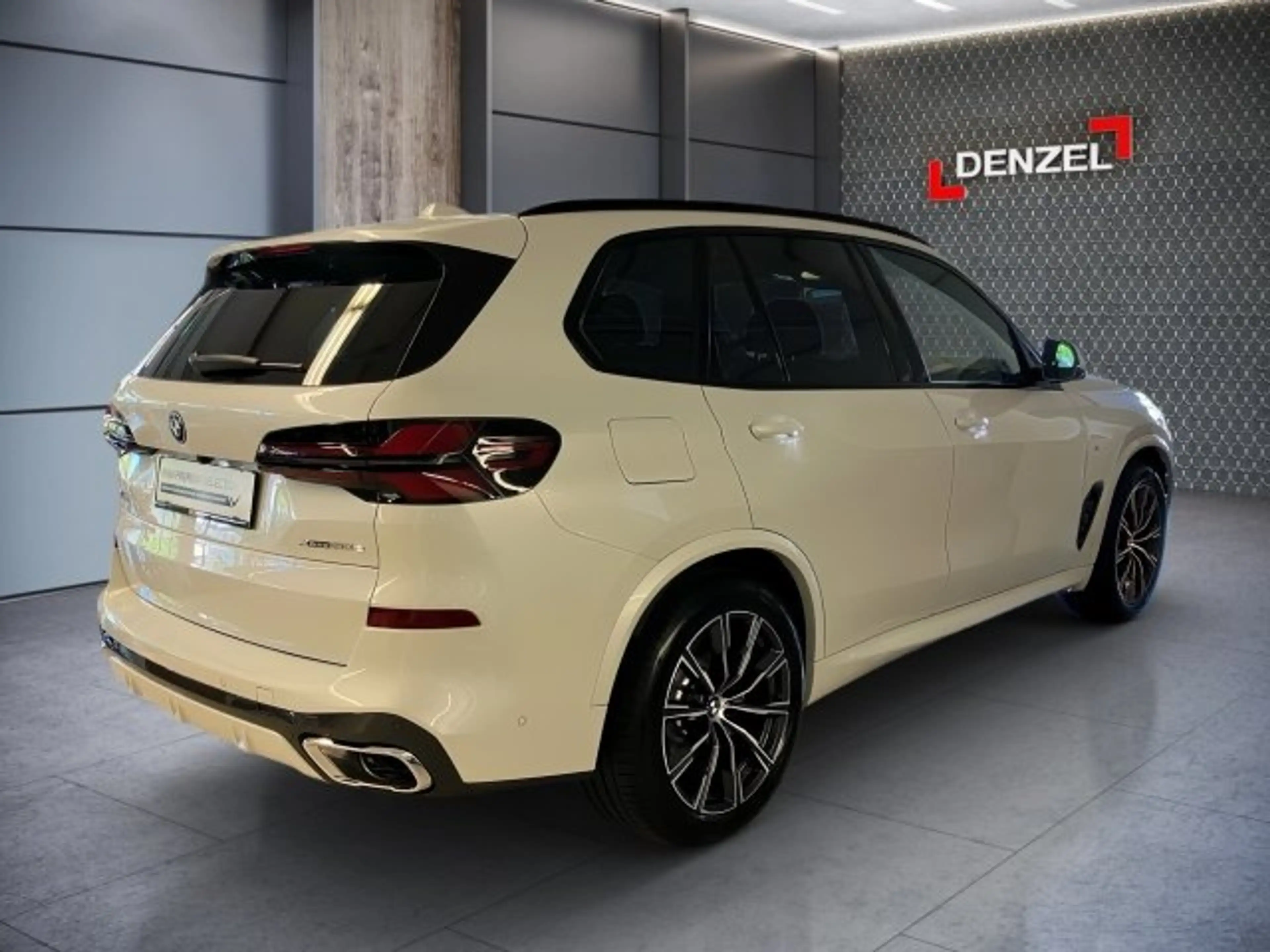 BMW X5 xDrive50e G05 XB1 — photo 4