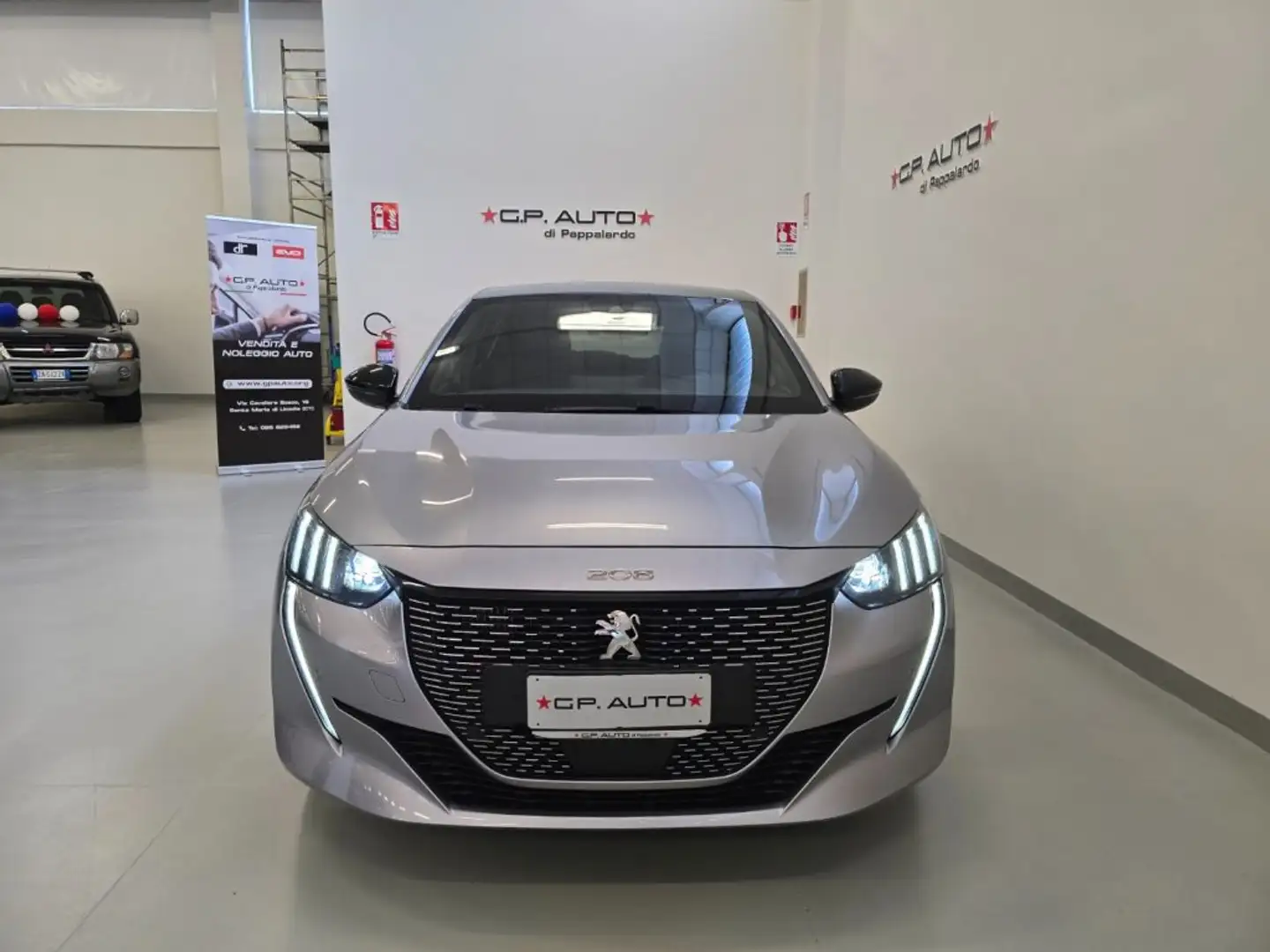 Peugeot 208 PureTech 100 5 porte GT Grigio - 2