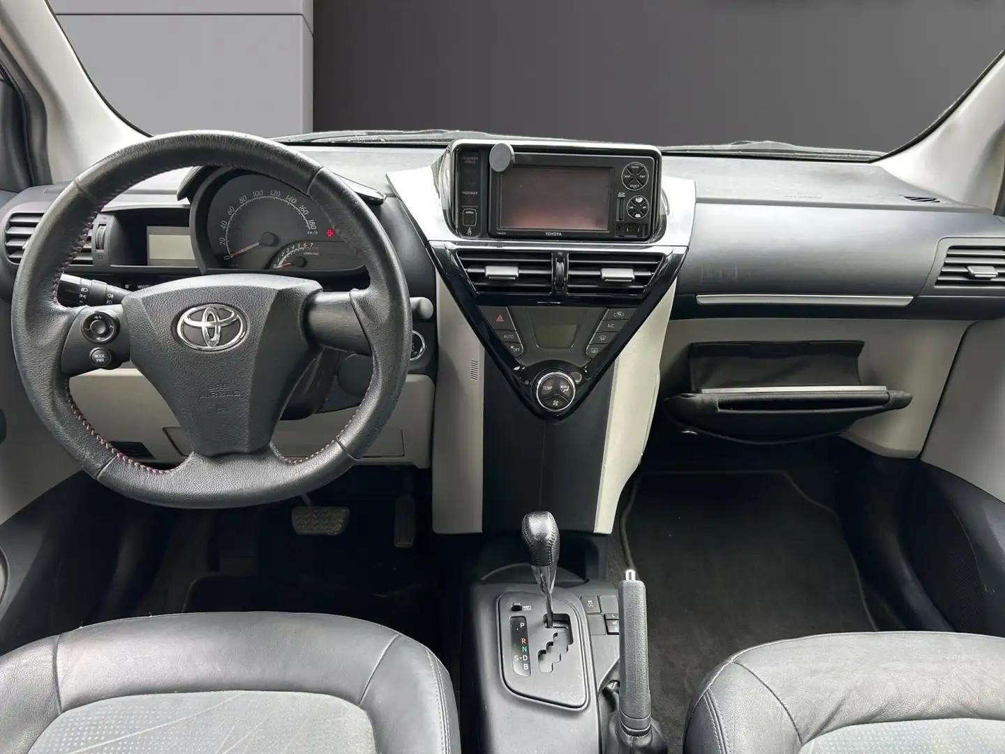 Toyota iQ Pack MultiDrive Noir - 2